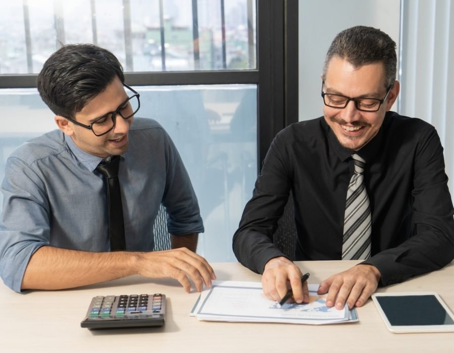 jolly-business-partners-discussi